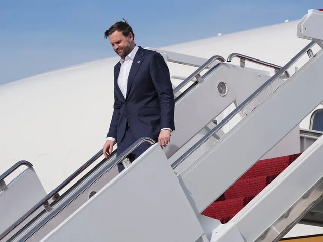 تعليق زيارة جي دي فانس إلى إسلام آباد بانتظار رد إيران على المفاوضات