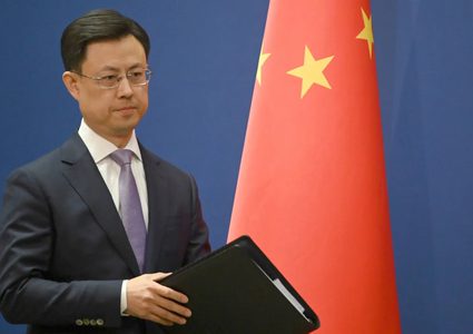 الصين تحذّر من "مرحلة حرجة" في الشرق الأوسط وتدعو لمنع استئناف القتال