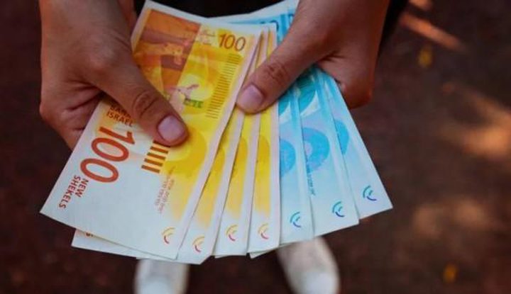 وزارة العمل تطلق دفعة مساعدات نقدية جديدة للنساء العالقات من غزة في الضفة