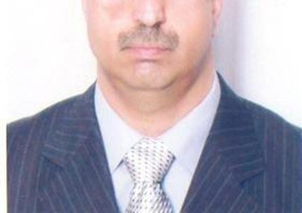 "مريول" امام الدبابة