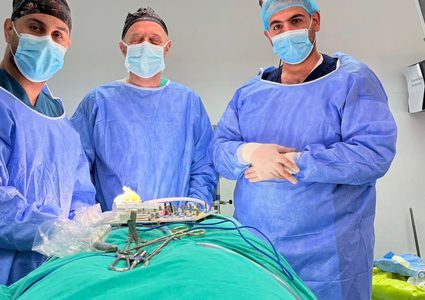 جامعة النجاح: نجاح عملية زراعة أسنان معقدة لحالة فقدان شبه كامل بعظم الفكين