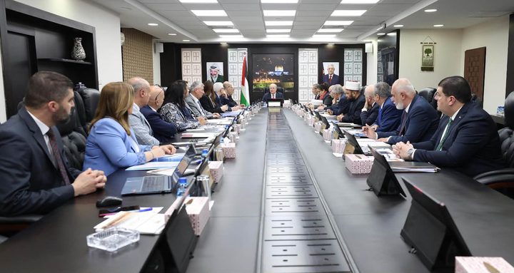 الحكومة الفلسطينية توجه بخصم رسوم ترخيص 2026 من مستحقات الموظفين العموميين