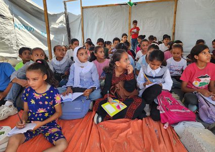 بين الركام والحصار والنزوح… جيل غزة يفقد حقه الأساسي في التعليم