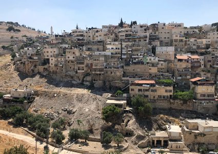 محافظة القدس: الاحتلال يخطر بإخلاء 7 شقق لعائلة الرجبي في حي بطن الهوى