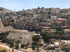 محافظة القدس: الاحتلال يخطر بإخلاء 7 شقق لعائلة الرجبي في حي بطن الهوى