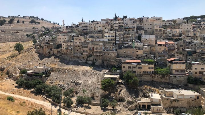 محافظة القدس: الاحتلال يخطر بإخلاء 7 شقق لعائلة الرجبي في حي بطن الهوى