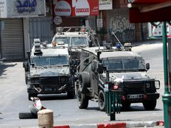 الاحتلال يقتحم حي رفيديا في مدينة نابلس