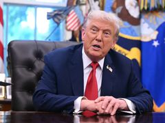 ترامب: الوقت ينفد أمام إيران والجيش الأمريكي قادر على حسم المعركة خلال يوم واحد