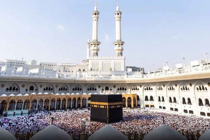 السعودية تؤكد إجراءات الحج: غرامات صارمة وتطعيمات إلزامية لضمان سلامة الحجاج