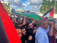 جماهير نابلس تشيع جثمان الشهيد الطفل اشتيه في بلدة تل