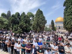 70 ألف مصل يؤدون الجمعة في المسجد الأقصى