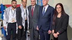 الرئيس التونسي يزور جناح فلسطين بمعرض الكتاب