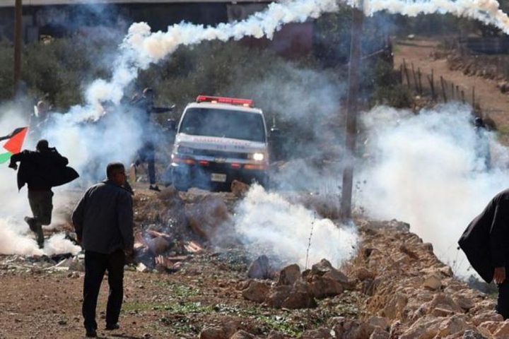 اصابات خلال اقتحام قرية المغير