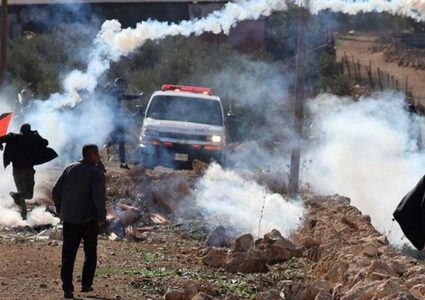 اصابات خلال اقتحام قرية المغير