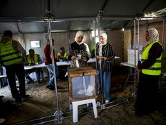 زقوت: انتخابات دير البلح جرت بسلاسة ومشاركة متدنية وسط التحديات الميدانية