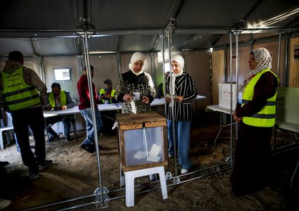 زقوت: انتخابات دير البلح جرت بسلاسة ومشاركة متدنية وسط التحديات الميدانية