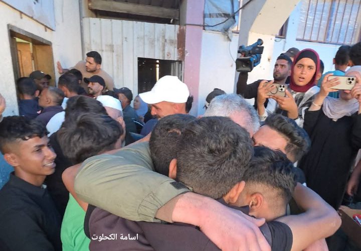 وصول ١٥ اسير محرر الى مستشفى الاقصى