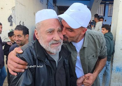 وصول ١٥ اسير محرر الى مستشفى الاقصى