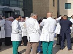 نقابة الأطباء تعلن إجراءات تصعيدية تشمل تقليص الدوام في المستشفيات الحكومية