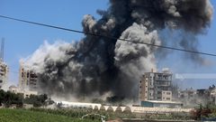 أربعة شهداء إثر استهداف طائرات الاحتلال مركبة في مدينة غزة