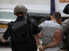 قوات الاحتلال تعتقل 6 أسرى محررين من نابلس