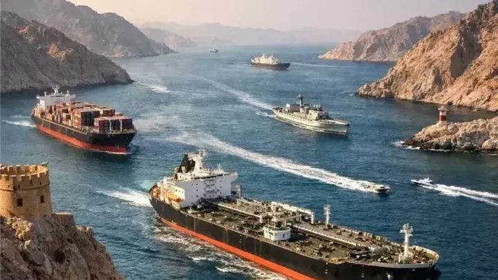 واشنطن تدرس اتفاقا جزئيا لإعادة فتح مضيق هرمز