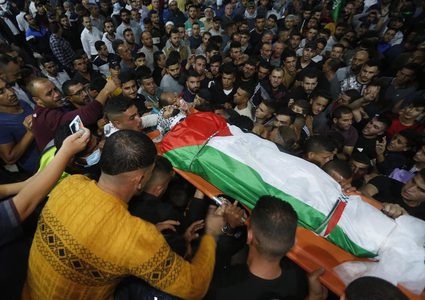 تشييع جثمان الشهيد الطفل ابراهيم الخياط في مدينة الخليل