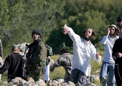 الاحتلال يعتقل 5 مواطنين خلال هجوم للمستوطنين جنوب الخليل