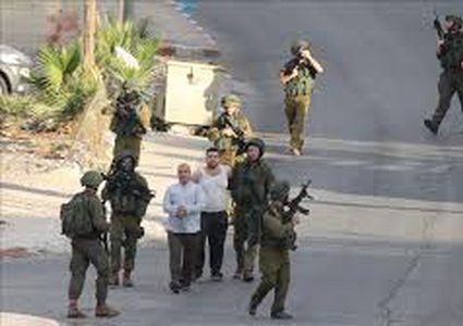 الاحتلال يعتقل 80 فلسطينيا من الضفة الغربية الاسبوع الماضي
