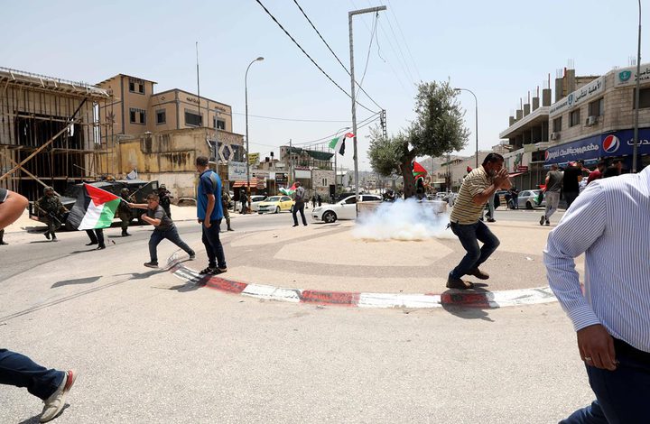 إصابة شاب بالرصاص المطاطي والعشرات بالاختناق خلال اقتحام الاحتلال برقة
