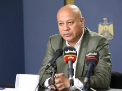 أبو هولي يدعو إلى الضغط على الاحتلال لوقف جرائمه وفتح المعابر وضمان حرية الحركة