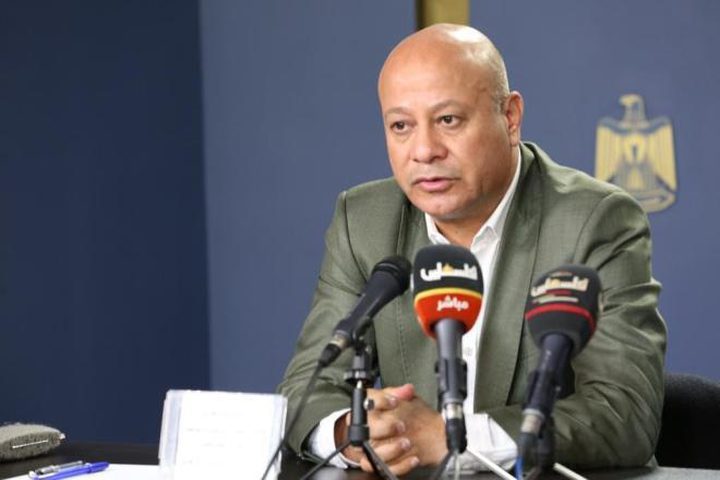 أبو هولي يدعو إلى الضغط على الاحتلال لوقف جرائمه وفتح المعابر وضمان حرية الحركة