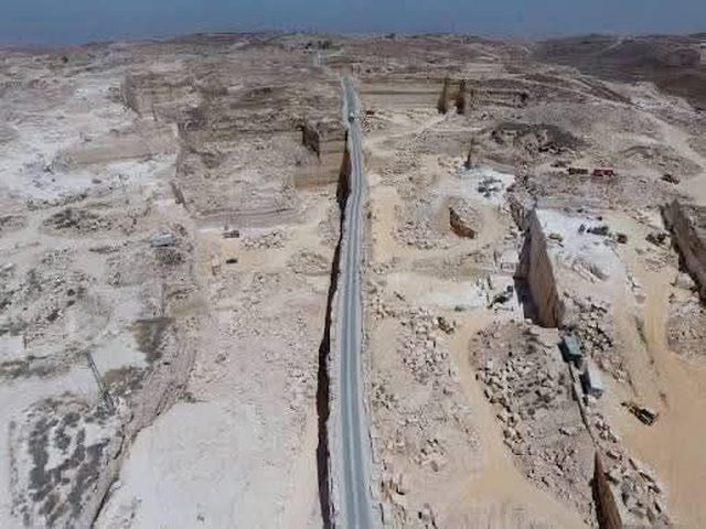 وفاة شاب إثر سقوط مركبة داخل محجر في سعير