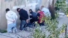 الاحتلال يحتجز شبانا وينكل بهم شرق القدس المحتلة