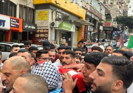 تشييع جثمان الشهيد نايف سمارو في نابلس