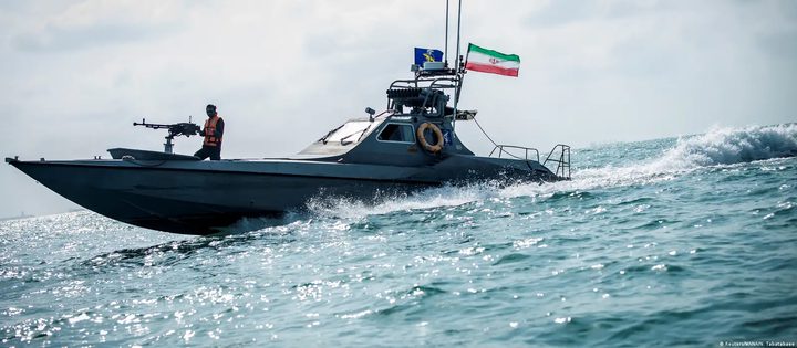 باكستان: واشنطن تُجلي طاقم سفينة إيرانية تمهيداً لتسليمهم لطهران