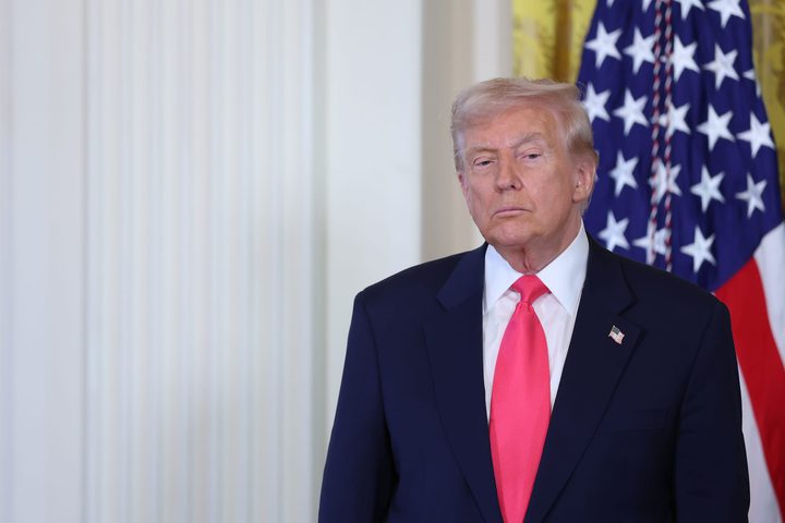 ترامب: على طهران رفع الراية البيضاء والاستسلام