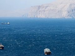 هل يتحول مضيق هرمز إلى شرارة صراع أوسع أم يبقى تحت سقف الردع والتهدئة؟