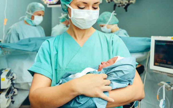 اليوم العالمي للقابلات: القبالة بين الرسالة الإنسانية والتحديات الصحية في فلسطين
