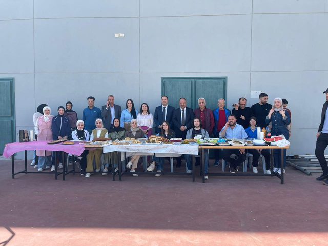 مبادرة بطعم الألفة… إفطار جماعي يعزز روح الفريق