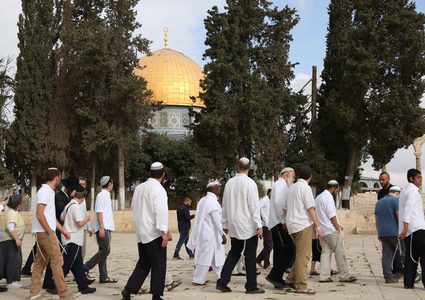 مستوطنون بقيادة المتطرف "غليك" يقتحمون الأقصى