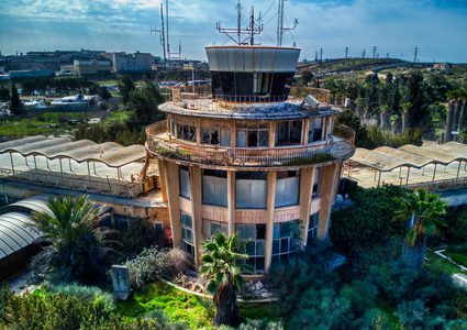 مخطط استيطاني لتحويل مطار القدس الدولي إلى مركز تراث إسرائيلي
