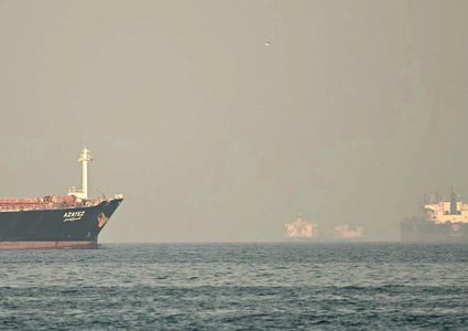 ارتفاع عدد السفن العالقة في مياه الخليج بسبب الأزمة في هرمز