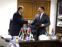 اللجنة الرئاسية لشؤون الكنائس تبحث في بروكسل استهداف الوجود المسيحي الفلسطيني