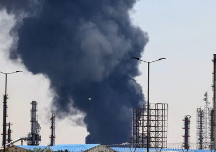 تقرير: إسرائيل تحث أميركا على ضرب بنى الطاقة الإيرانية