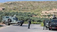 الاحتلال يستولي على مركبة خلال اقتحامه قرية المغير