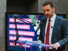 السفير الحسيني يشارك في افتتاح البرلمان المجري الجديد