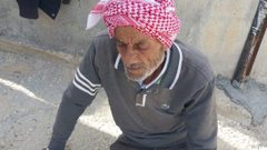 إصابة مزارع واعتقال آخر في اعتداءات للمستوطنين والاحتلال بمسافر يطا