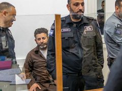 الاحتلال يرحل ناشطين من “أسطول الصمود” بعد أسبوعين من احتجازهما