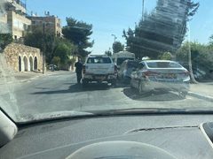 الاحتلال ينصب حاجزا ويحرر مخالفات في الطور شرق القدس